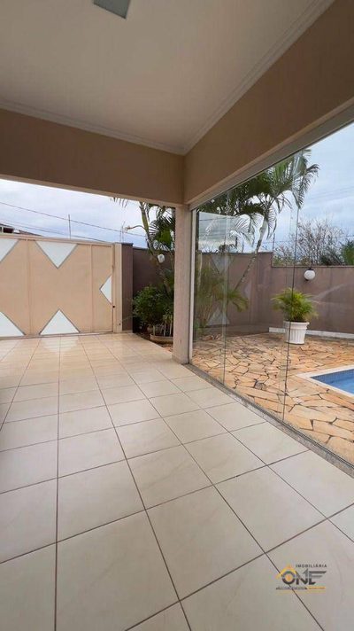 Casa, 5 quartos, 323 m² - Foto 2
