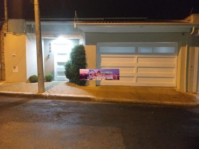 Casa, 3 quartos, 232 m² - Foto 1