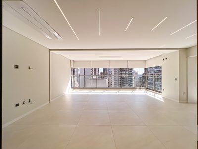 Apartamento, 3 quartos, 177 m² - Foto 2