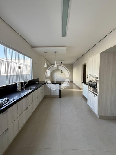 Casa, 1 quarto, 250 m² - Foto 2