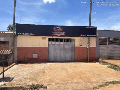 Casa, 2 quartos, 210 m² - Foto 1