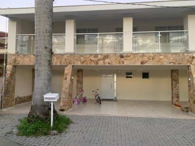 Casa, 4 quartos, 250 m² - Foto 1