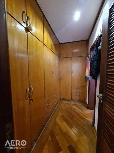 Casa, 3 quartos, 279 m² - Foto 4