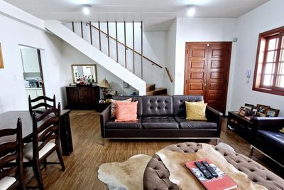 Casa, 3 quartos, 215 m² - Foto 1