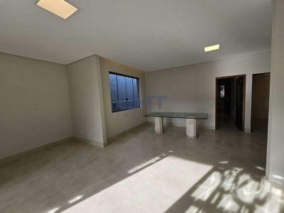 Casa, 3 quartos, 250 m² - Foto 3