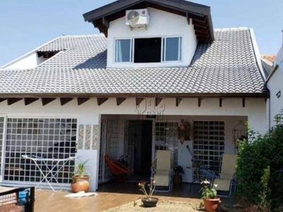 Sobrado, 3 quartos, 215 m² - Foto 1