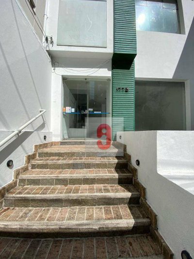 Casa, 4 quartos, 213 m² - Foto 1