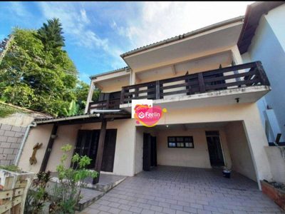 Casa, 5 quartos, 220 m² - Foto 1