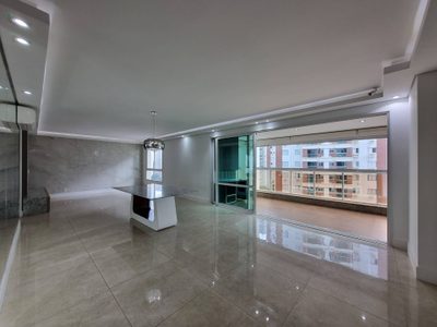 Apartamento, 3 quartos, 236 m² - Foto 1