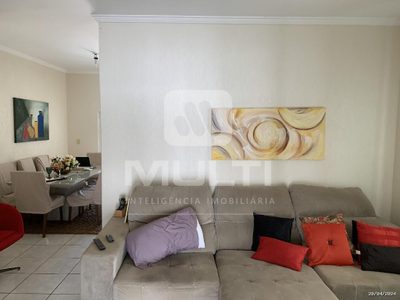 Casa, 3 quartos, 216 m² - Foto 1