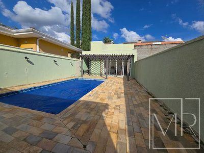 Casa, 3 quartos, 245 m² - Foto 1