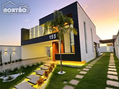 Casa, 4 quartos, 175 m² - Foto 1