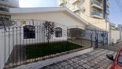 Casa, 3 quartos, 228 m² - Foto 1
