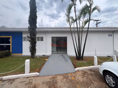 Prédio Inteiro - Foto 1
