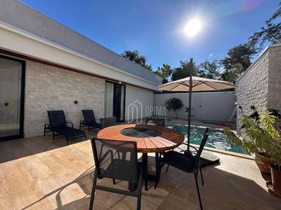 Casa, 3 quartos, 204 m² - Foto 1