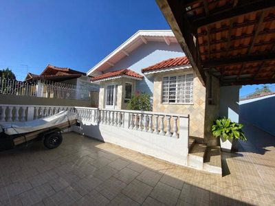 Casa, 3 quartos, 220 m² - Foto 1