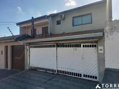 Sobrado, 3 quartos, 182 m² - Foto 1