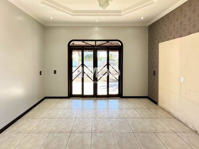 Casa, 5 quartos, 260 m² - Foto 4