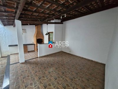 Casa, 3 quartos, 199 m² - Foto 2