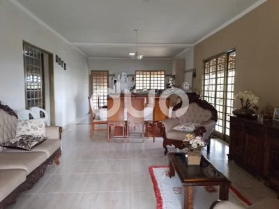 Casa, 2 quartos, 156 m² - Foto 1
