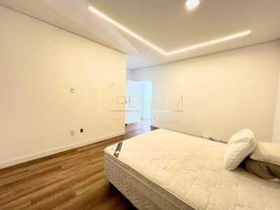 Casa, 4 quartos, 270 m² - Foto 2