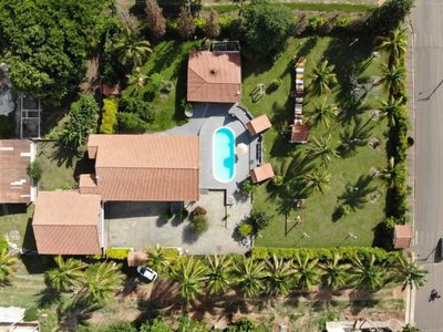 Chácara, 5 quartos, 2429 m² - Foto 1