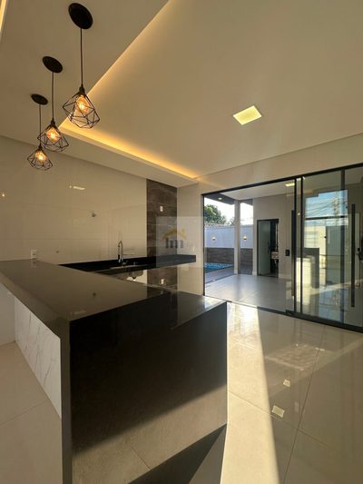 Casa, 3 quartos, 194 m² - Foto 2