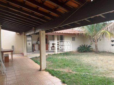 Casa, 3 quartos, 227 m² - Foto 1
