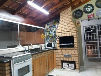 Sobrado, 3 quartos, 270 m² - Foto 1