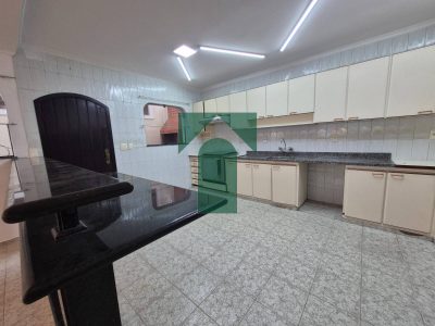 Sobrado, 3 quartos, 319 m² - Foto 3