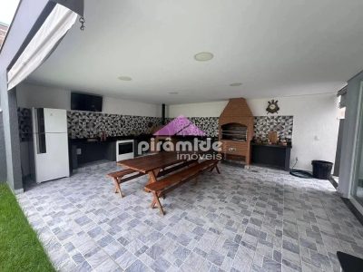 Casa, 4 quartos, 255 m² - Foto 1