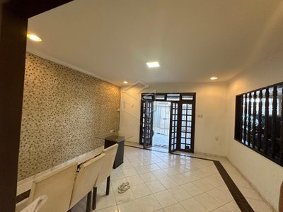 Casa, 5 quartos, 280 m² - Foto 1