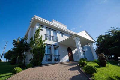 Casa, 4 quartos, 299 m² - Foto 1