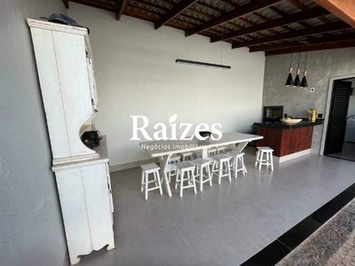 Casa, 3 quartos, 198 m² - Foto 3