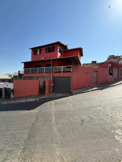 Casa, 5 quartos, 271 m² - Foto 1