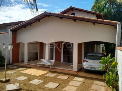 Casa, 4 quartos, 193 m² - Foto 1