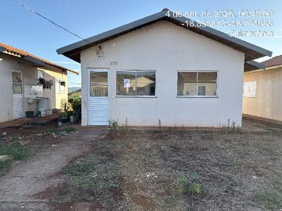 Casa, 2 quartos, 180 m² - Foto 1