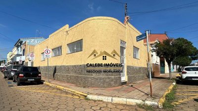 Casa, 4 quartos, 220 m² - Foto 1
