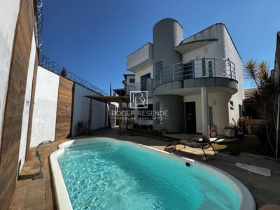 Casa, 4 quartos, 220 m² - Foto 1