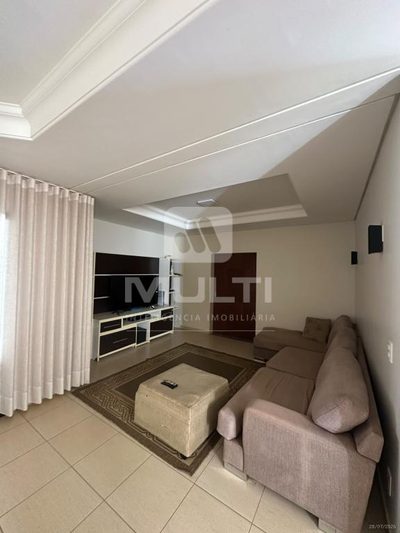 Casa, 3 quartos, 382 m² - Foto 1