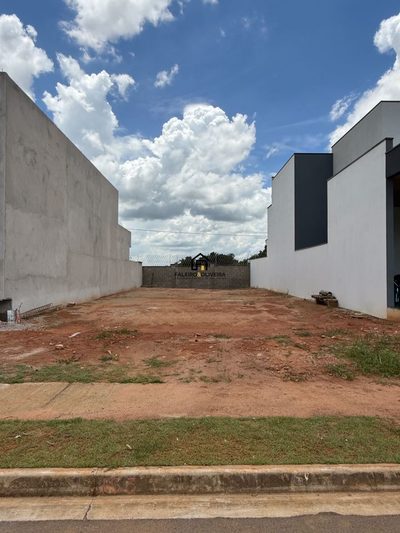 Loteamento e Condomínio, 300 m² - Foto 1
