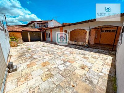 Casa, 3 quartos, 241 m² - Foto 1
