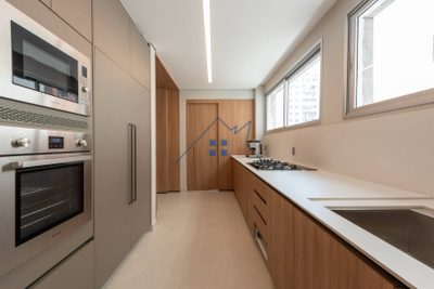 Apartamento, 3 quartos, 156 m² - Foto 1