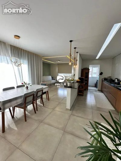 Casa, 5 quartos, 120 m² - Foto 1