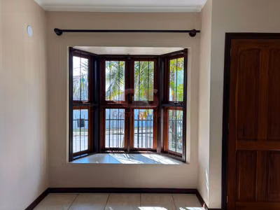 Casa, 3 quartos, 206 m² - Foto 3