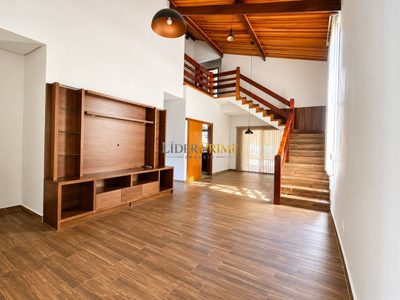 Casa, 3 quartos, 262 m² - Foto 1