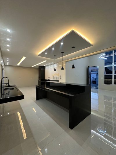 Casa, 3 quartos, 180 m² - Foto 2