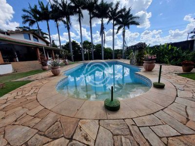 Chácara, 9 quartos, 3200 m² - Foto 1