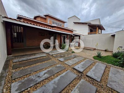Casa, 3 quartos, 210 m² - Foto 1
