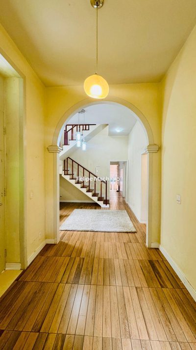 Casa, 6 quartos, 270 m² - Foto 4